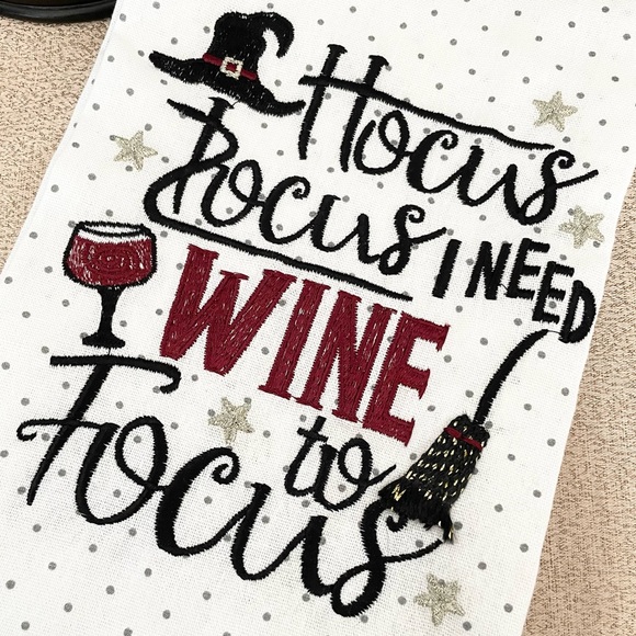 🆕Set of 2 HOCUS POCUS I NEED WINE TO FOCUS Kitchen Towels - Picture 4 of 4